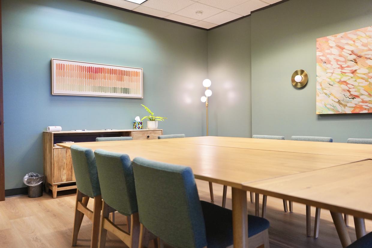The shared table at Empowered Treatment in Austin